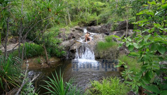ទឹកធ្លាក់ស្រែអំពិល បង្អួតសម្រស់រង់ចាំការចុះបញ្ជី