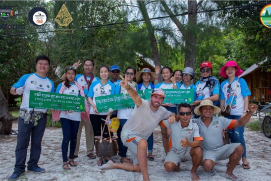 យុវជនមួយក្រុមជ្រើសរើសតំបន់បេតិកភណ្ឌធម្មជាតិភ្នំត្បែងសម្រាប់កំសាន្តចុងសប្តាហ៍