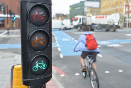 រដ្ឋាភិបាលអង់គ្លេសចេញគោលការណ៍ឧបត្ថមធនលើរថយន្តអេឡិចត្រូនិចខណៈដែលចក្រភពអង់គ្លេសរងការបំពុលបរិយាសខ្លាំង