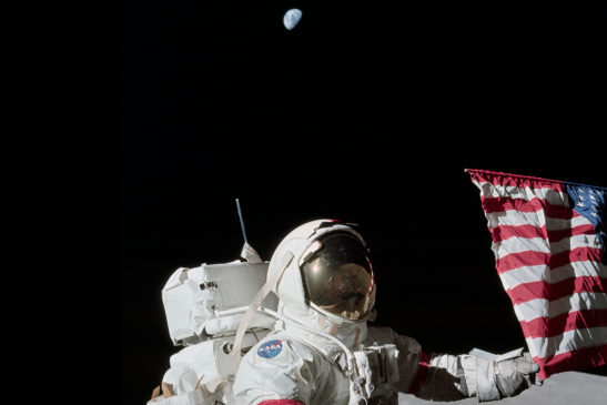 ប្រធានាធិបតីអាមេរិក បញ្ជាឱ្យណាសា ទៅសិក្សាឋានព្រះចន្ទឡើងវិញដើម្បីធានាសន្តិសុខជាតិ