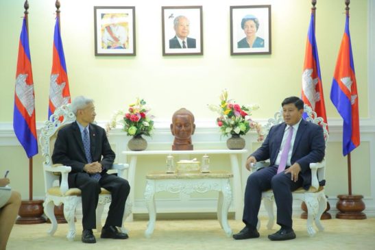 ឯកឧត្តម សាយ សំអាល់ រដ្ឋមន្ត្រីក្រសួងបរិស្ថានបានអនុញ្ញាតិ ឯកឧត្តម Panyarak Poolthup អគ្គរាជទូត នៃព្រះរាជាណាចក្រថៃ ដែលទើបបានតែងតាំង ចូលជួបសម្តែងការគួរសម ក្នុងគោលបំណងរឹតចំណងសហប្រតិបត្តិការទ្វេភាគីរ