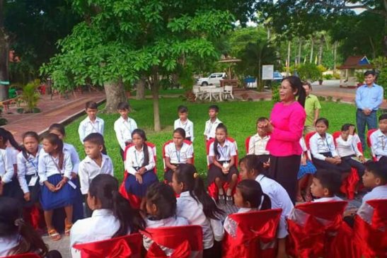 ពិធីជួបសំណេះសំណាលជាមួយលោកគ្រូ អ្នកគ្រូ និងសិស្សានុសិស្សនៅសាលាបឋមសិក្សាស្វាយជ្រុំ