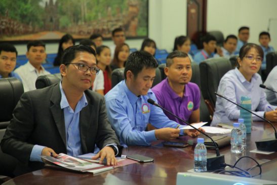 ឯកឧត្តម ឃុត ចាន់ដារ៉ា អនុរដ្ឋលេខាធិការក្រសួងបរិស្ថាន បានចូលរួមក្នុងកម្មវិធីផ្សព្វផ្សាយអាហា រូបករណ៍របស់សាកលវិទ្យាល័យជាតិសឹង្ហបុរី