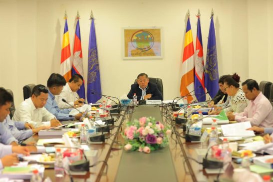 ឯកឧត្តម សាបូ អាហ្សាណូ រដ្ឋលេខាធិការក្រសួងបរិស្ថាន បានបើកកិច្ចប្រជុំអន្តរក្រសួងស្តីពីការ ពិនិត្យ និងផ្តល់ យោបល់លើរបាយការណ៍ វាយ តម្លៃ ហេតុប៉ះ ពាល់ បរិស្ថាន សង្គមពេញលេញ (ESIA)