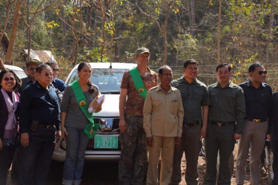 ប្រតិភូសមាជិករដ្ឋសភា និងក្រសួងបរិស្ថាន ប្រគល់យានយន្តអំណោយរបស់សម្តេចកិត្តិព្រឹទ្ធបណ្ឌិត ប៊ុន រ៉ានី ហ៊ុនសែន ជូនលោក បេន ដេវីស និងសហគមន៍តាបស ខេត្តព្រះវិហារ