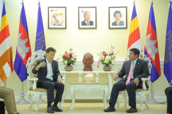 ឯកឧត្តមរដ្ឋមន្រ្តី សាយ សំអាល់ លើកទឹកចិត្តដល់ក្រុមហ៊ុនសឹង្ហបុរីចែករំលែកបទពិសោធន៍លើបច្ចេកវិទ្យាថ្មីលើវិស័យផ្លូវថ្នល់ និងបរិស្ថាន