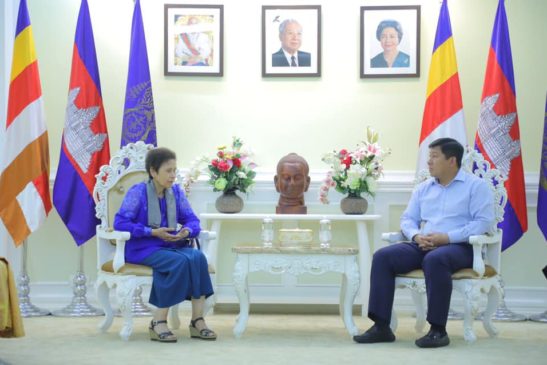 ឯកឧត្តមរដ្ឋមន្ត្រី ចាត់ទុកលោកស្រី ហ៊ុល សុវណ្ណម៉ូលី ជាអ្នកវិទ្យាសាស្ត្រធម្មជាតិដ៏កម្ររបស់កម្ពុជា