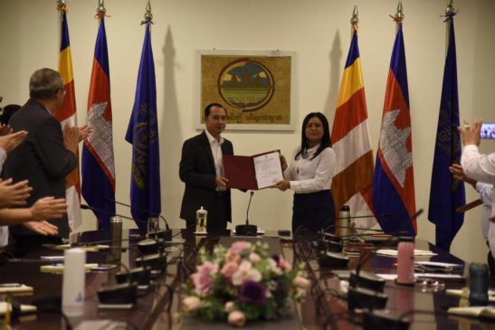 ឯកឧត្តម នេត្រ ភក្រ្តា ចូលរួមប្រកាសផ្ទេរភារកិច្ចអគ្គនាយក អគ្គនាយកដ្ឋានចំណេះដឹង និងព័ត៌មានបរិស្ថាន