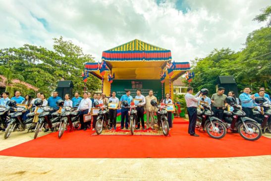 ឯកឧត្តមរដ្ឋមន្ត្រី សាយ សំអាល់៖ សូមបេក្ខជនប្រឡងជាប់សញ្ញាបត្រទុតិយភូមិត្រូវបន្តខិតខំសិក្សាបន្ថែមទៀតនៅថ្នាក់ឧត្តមសិក្សានិងត្រូវចាប់យកឱកាសការងារដែលខេត្តព្រះសីហនុកំពុងត្រូវការដើម្បីធានានិរន្តរភាពក្នុងការអភិវឌ្ឍសេដ្ឋកិច្ចសង្គម