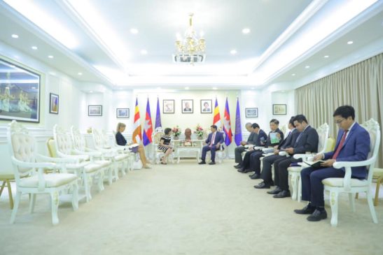 ឯកឧត្តម សាយ សំអាល់ រដ្ឋមន្រ្តីក្រសួងបរិស្ថាន បានទទួលជួបពិភាក្សាការងារជាមួយលោកជំទាវ Carmen MONERO ឯកអគ្គរដ្ឋទូតនៃសហភាពអឺរ៉ុបប្រចាំកម្ពុជា