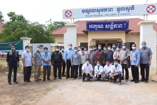 ឯកឧត្តម អ៊ាង សុផល្លែត ប្រគល់គ្រឿងឧបភោគបរិភោគជូនដល់សាលាស្រុកអូររាំងឪ ដើម្បីត្រៀមបម្រុងទុកប្រគេន និងជួយទៅដល់វត្ត អាស្រមអត្តខាត និងប្រជាជនខ្វះខាតរក្នុងមូលដ្ឋានស្រុកអូររាំងឪ