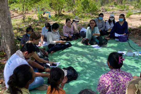 ក្រុមការងារស្រ្តីក្រសួងបរិស្ថានពិនិត្យគម្រោងជិវិតនិងធម្មជាតិនៅខេត្តកំពង់ធំ