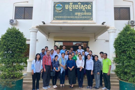 លោកជំទាវ ម៉ុម ថានី រដ្ឋលេខាធិការនៃក្រសួងបរិស្ថាន និងជាប្រធានគណៈកម្មការសាខាសមាគមនារីកម្ពុជាដើម្បីសន្តិភាព និងអភិវឌ្ឍន៍ក្រសួងបរិស្ថាន បានដឹកនាំកិច្ចប្រជុំជាមួយភាគីពាក់ព័ន្ធ ដែលបានទទួលអនុវត្តន៍ គម្រោងជិវិត និងធម្មជាតិ ក្រោមការសម្របសម្រួលរបស់អង្គការស្បៀងអាហារ និងកសិកម្ម (FAO) …