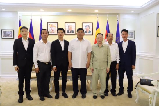 ឯកឧត្តម សាយ សំអាល់ រដ្ឋមន្រ្តីក្រសួងបរិស្ថាន បានអនុញ្ញាតឱ្យក្រុមហ៊ុន ហុង ឌី សេង (ខេមបូឌា) ស្ទីល ឯ.ក នៃសាធារណៈរដ្ឋ ប្រជាមានិតចិន ចូលជួបសំដែងការគួរសម