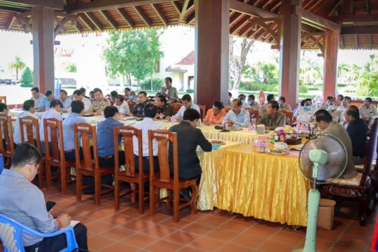 កិច្ចប្រជុំចងក្រងឯកសារទីតាំងដីដែលប្រជាពលរដ្ឋកាន់កាប់និងអាស្រ័យផលជាក់ស្តែង ដើម្បីអនុវត្តវិធានការរបស់រាជរដ្ឋាភិបាល លើការស្នើសុំកាត់ឆ្វៀលដីក្នុងតំបន់ការពារធនធានធម្មជាតិ