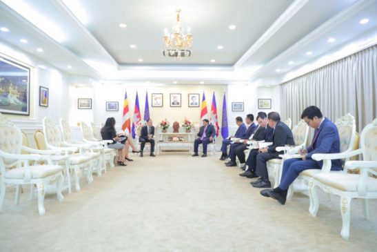 ឯកឧត្តម សាយ សំអាល់ និងឯកឧត្តម Pablo Chiho Kang ពិភាក្សាលើការអប់រំផ្នែកវិទ្យាសាស្រ្តក្នុងវិស័យបរិស្ថាន