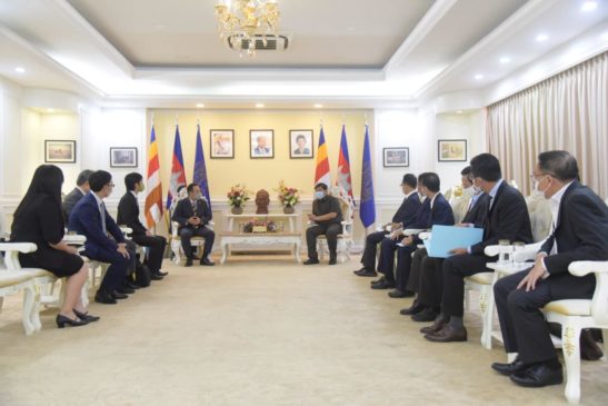 ឯកឧត្តម សាយ សំអាល់ រដ្ឋមន្ត្រីក្រសួងបរិស្ថាន បានអនុញ្ញាតឲ្យប្រធានសមាគមអ្នកវិនិយោគជប៉ុន ចូលជួបសម្តែងការគួរសម និងធ្វើការស្វែងយល់អំពីទយ្យទានបរិស្ថាន