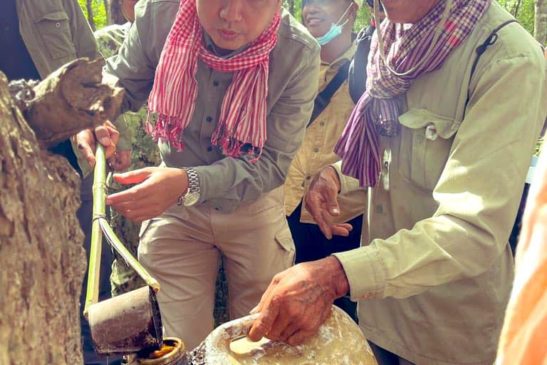 សហគមន៍តំបន់ការពារធម្មជាតិមានតួនាទីនិងការទទួលខុសត្រូវចូលរួមអភិរក្សធនធានធម្មជាតិ ទទួលផលនិងអនុផលព្រៃឈើបង្កើនចំណូលជីវភាពគ្រួសារ