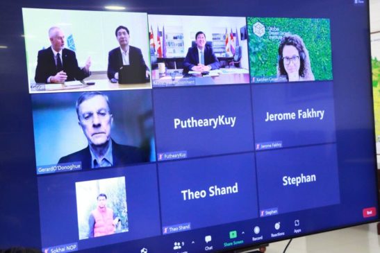 ឯកឧត្តម សាយ សំអាល់ ប្រធានក្រុមប្រឹក្សាជាតិអភិវឌ្ឍន៍ដោយចីរភាព និងជារដ្ឋមន្ត្រីក្រសួងបរិស្ថាន បានជួបប្រជុំទ្វេភាគី ជាមួយលោក Frank Rijsberman អគ្គនាយកវិទ្យាស្ថានអភិវឌ្ឍន៍បៃតងសកល (GGGI) និងសហការី តាមរយៈប្រព័ន្ធវីដេអូ (Zoom)