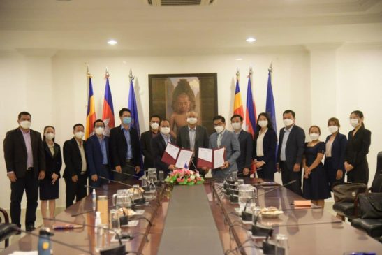 ពិធីចុះហត្ថលេខាអនុស្សរណៈ នៃកិច្ចព្រមព្រៀងរវាងក្រសួងបរិស្ថាន និងវិទ្យាស្ថានចក្ខុវិស័យអាស៊ី(AVI) លើកិច្ចសហប្រតិបត្តិការក្នុងវិស័យគ្រប់គ្រងបរិស្ថាន និងការអភិវឌ្ឍប្រកបដោយចីរភាព