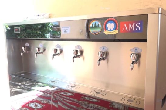 ក្រសួងបរិស្ថាន ប្រគេនធុងចម្រោះទឹកស្អាតដល់ព្រះចៅអធិការវត្តប្រជុំនទី ហៅវត្តក្រពើហា ដើម្បីចូលរួមអនាម័យបរិស្ថាន និងមេត្រីភាពបរិស្ថាន