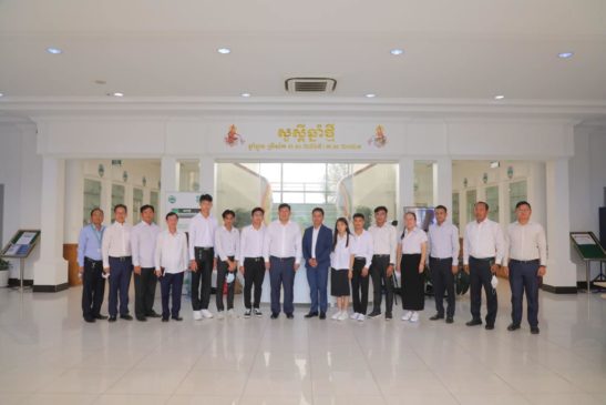 ឯកឧត្តម សាយ សំអាល់ រដ្ឋមន្ត្រីក្រសួងបរិស្ថាន បានអនុញ្ញាតឱ្យនិស្សិតអាហារូបករណ៍ពីរដ្ឋាភិបាលសហព័ន្ធរុស្ស៊ី ចូលជួបសម្តែងការគួរសម និងស្តាប់អនុសាសន៍ល្អៗ