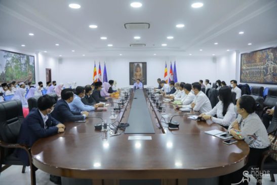 ឯកឧត្តម សាយ សំអាល់ ទទួលជួបថ្នាក់ដឹកនាំសាសនិកអុីស្លាម និងសិស្ស-និស្សិតអាហារូបករណ៍ទៅសិក្សានៅឥណ្ឌូនេសុី ម៉ាឡេស៊ី និងអេហ្ស៊ីប