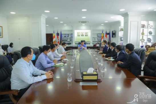 ឯកឧត្តម សាយ សំអាល់ ជួបសំណេះសំណាលជាមួយនិស្សិតជ័យលាភីអាហារូបករណ៍កម្មវិធីអ្នកដឹកនាំវ័យក្មេង