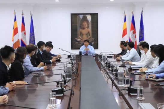 ជំនួបសំណេះ សំណាលជាមួយនិស្សិតអាហារូករណ៍ចំនួន ២៤ នាក់ដែលគ្រោងនឹងចាកចេញទៅបន្តការសិក្សាមុខជំនាញនានានៅប្រទេសចិននាចុងខែកញ្ញា ឆ្នាំ២០២២