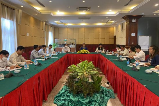 លោកជំទាវ ព្រំ សុភី អនុរដ្ឋលេខាធិការក្រសួងបរិស្ថាន បានដឹកនាំកិច្ចប្រជុំឆ្លុះបញ្ចាំង និងចងក្រងឯកសារបណ្តុះបណ្តាលស្តីពី ភាពជាអ្នកដឹកនាំសម្រាប់ សមភាពយេនឌ័រក្នុងវិស័យបរិស្ថាន នាថ្ងៃទី១២ ខែកញ្ញា ឆ្នាំ២០២២