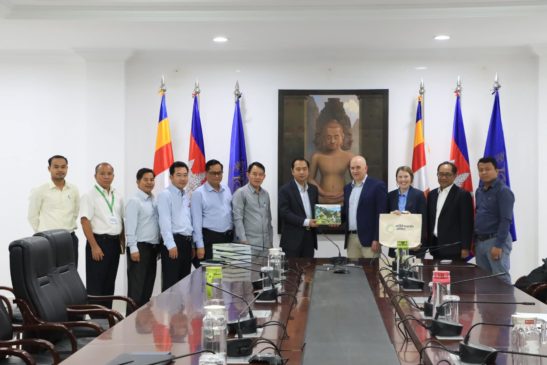 ឯកឧត្តម នេត្រ ភក្ត្រា រដ្ឋលេខាធិការក្រសួងបរិស្ថាន រួមនឹងមន្ត្រីជំនាញ បានទទួលជួបពិភាក្សាការងារជាមួយតំណាងអង្គការ Wild Earth Allies (WEA ) ប្រចាំនៅកម្ពុជា