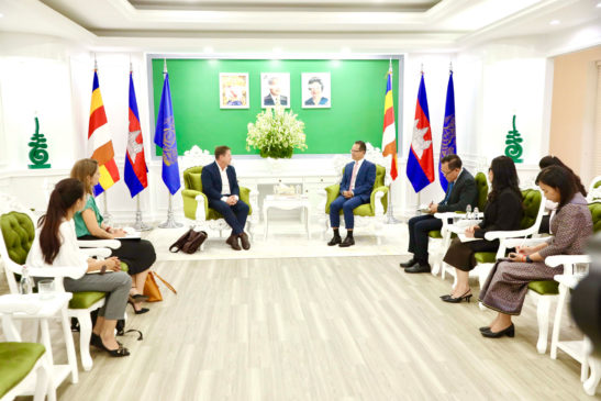 ឯកឧត្តមរដ្ឋមន្រ្តីក្រសួងបរិស្ថាន អនុញ្ញាតឱ្យនាយកគ្រប់គ្រងក្រុមហ៊ុន HEINEKEN Cambodia ចូលជួប សម្តែងការគួរសម