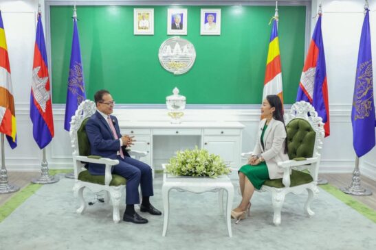 ព្រឹកថ្ងៃទី១១ ខែកក្កដា ឆ្នាំ២០២៥ ឯកឧត្តមបណ្ឌិត អ៊ាង សុផល្លែត រដ្ឋមន្រ្តីក្រសួងបរិស្ថាន បានទទួលផ្តល់បទសម្ភាសន៍ជាមួយទូរទស្សន៍ជាតិកម្ពុជា ដើម្បីបង្ហាញអំពី ពិព័រណ៍ពន្លកបៃតង ៥ សីហា ២០២៥ និងប្រកាសព្រឹត្តិការណ៍ដាំដើមត្នោតមួយលានដើមទូទាំងប្រទេស។